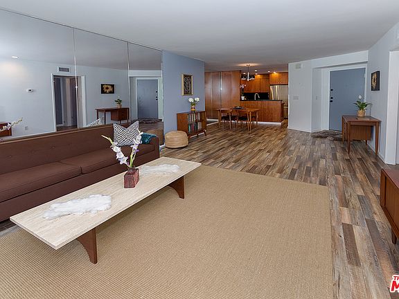 2nd image of 2260 N Cahuenga Blvd APT 306