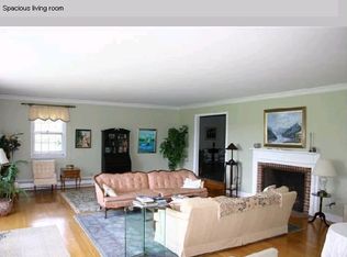 22 Prospect Hl, Stockbridge, MA 01263