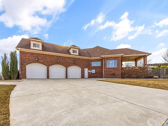 2nd image of 204 Timber Oak Rd