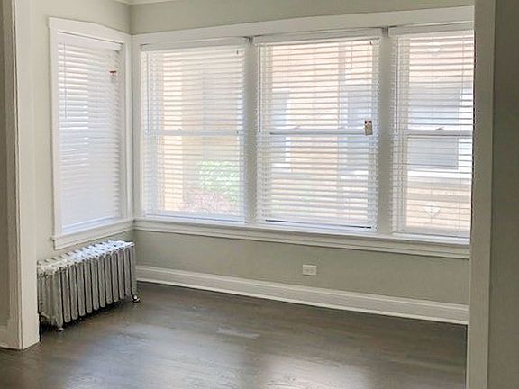 2nd image of 5057 N Damen Ave