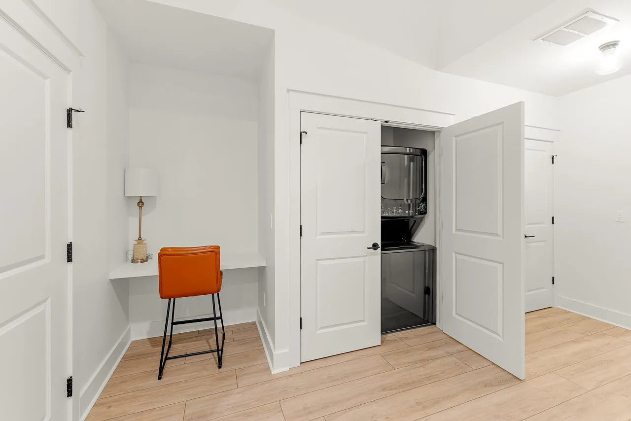 1 bed, 650 sqft, $1,995 — Photo 3