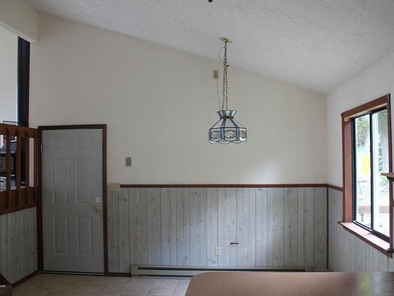 3rd image of 171 Lakeside Dr