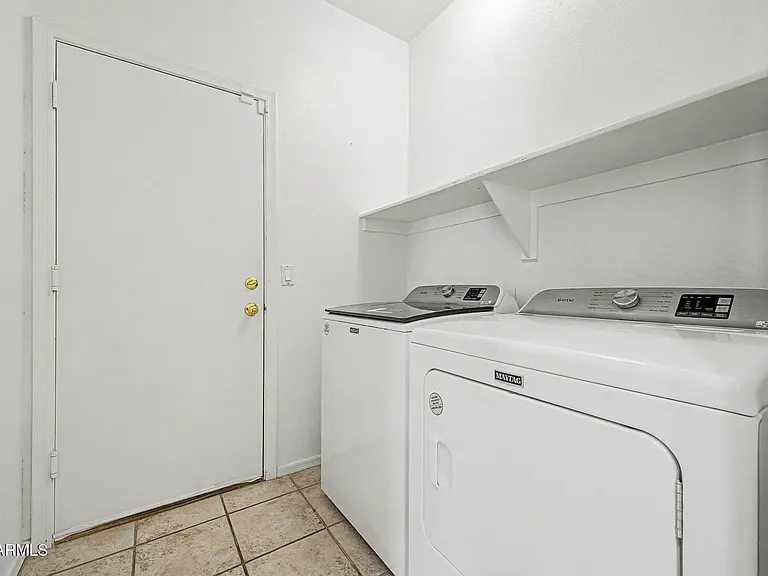 6622 W Golden Ln — Photo 33