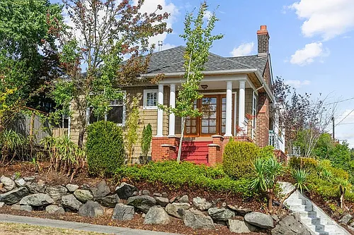 4701 Woodland Park Ave N Photo 1