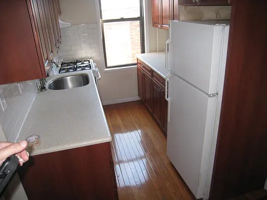 Rented by Alexiou Realty | media 3