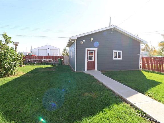 3rd image of 5905 W 57th St
