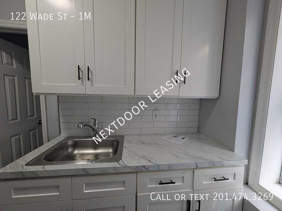 1st image of 122 Wade St #1M