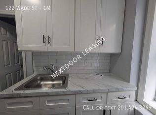 122 Wade St #1M, Jersey City, NJ 07305