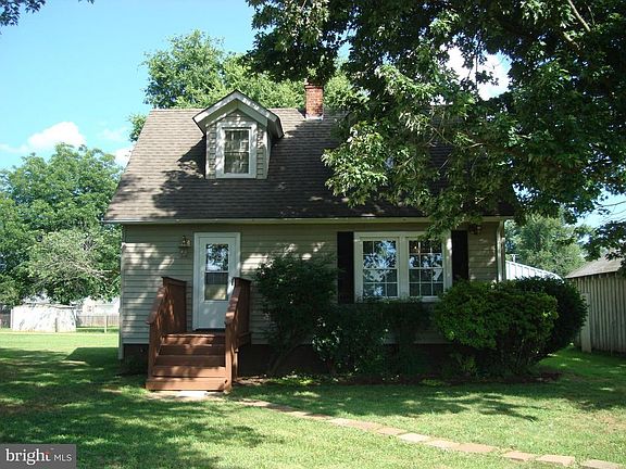 2nd image of 2448 24th St
