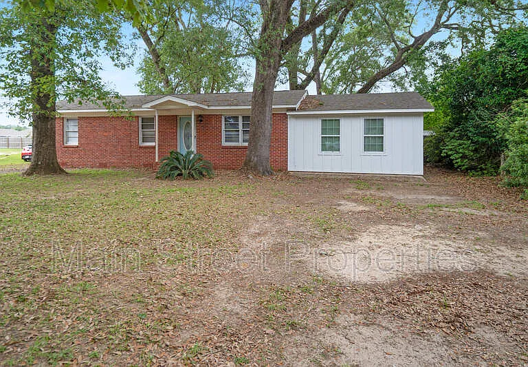 118 Czar Ln — Photo 1