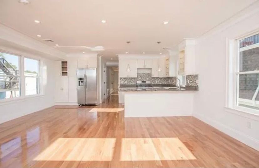 1st image of 537 Sumner St #2