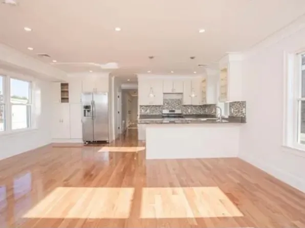 537 Sumner St #2, Boston, MA 02128