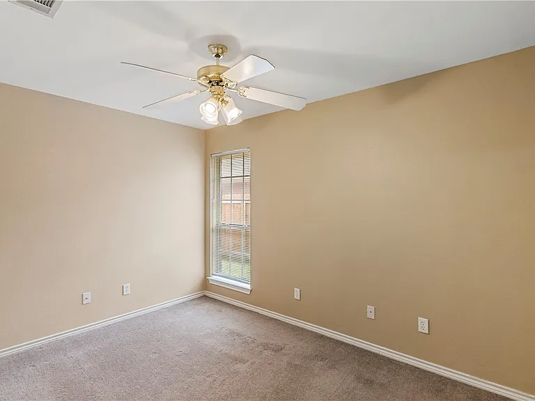 912 Willow Pond St — Photo 14