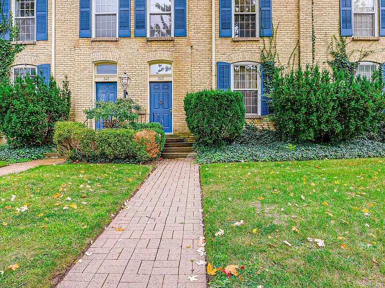 343 Princess Ave — Photo 1