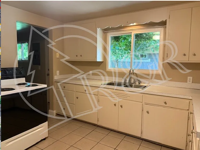 3015 Mill St — Photo 5