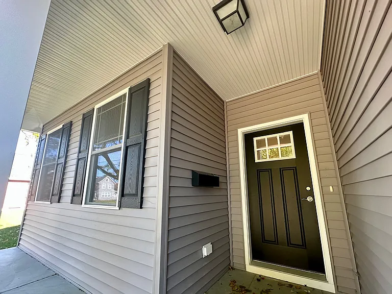 4 West St — Photo 2
