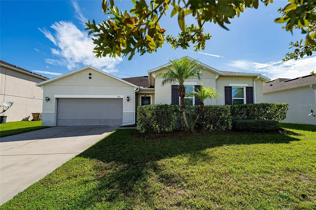 4 bed, 2.0 bath, 2106 sqft, $2,600 — Photo 1