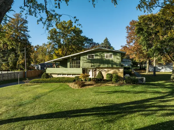 20W236 Meadow Ln, Lemont, IL 60439