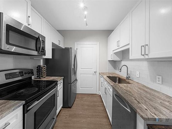 4th image of 325 E Paces Ferry Rd NE APT 504