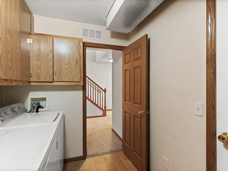 6860 Meadow Grass Ln S — Photo 9