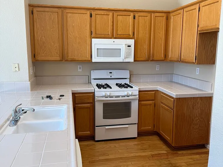 675 Bridgeford Dr — Photo 7