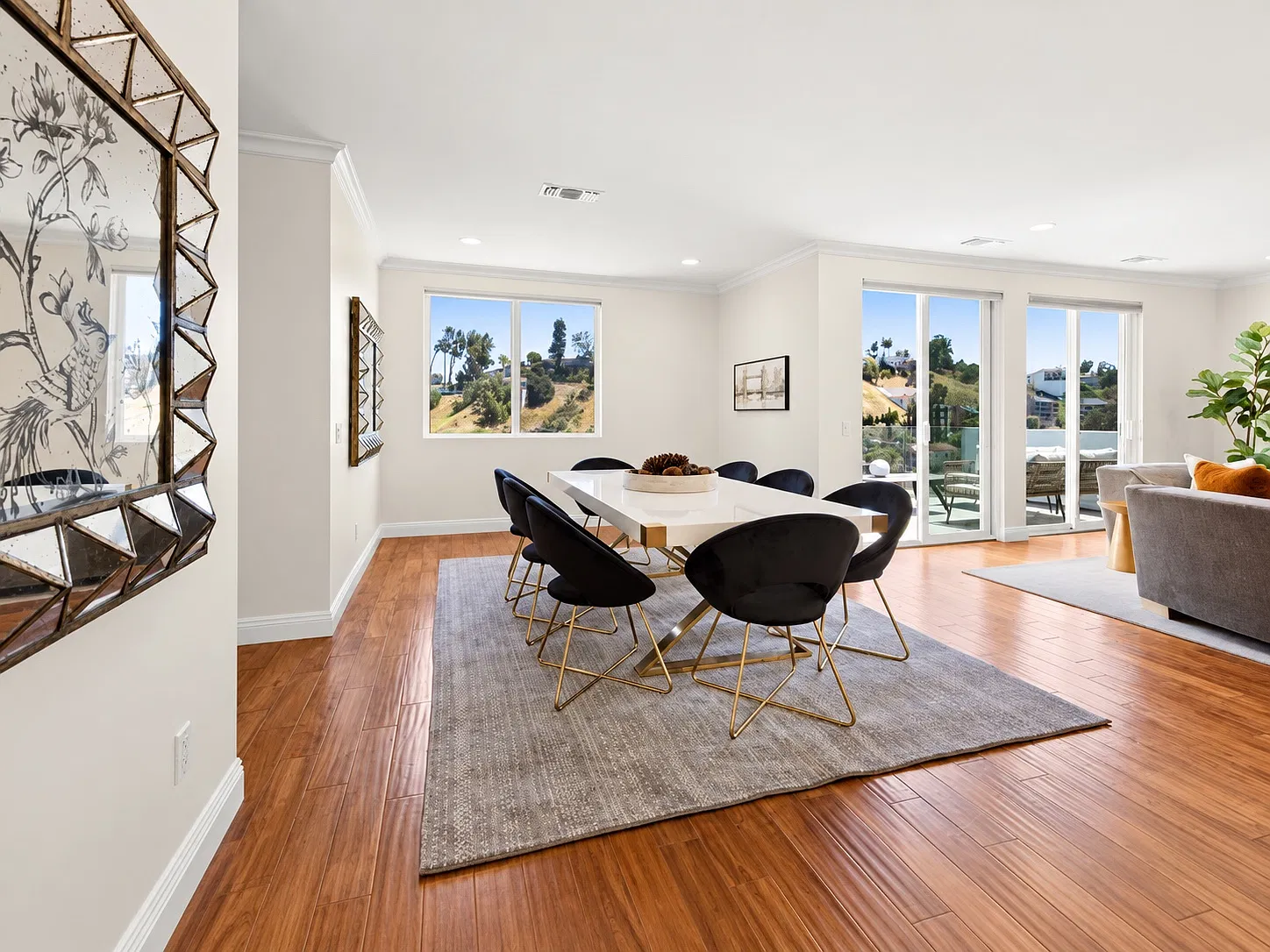 5 bed, 4.5 bath, 4540 sqft, $11,500 — Photo 4