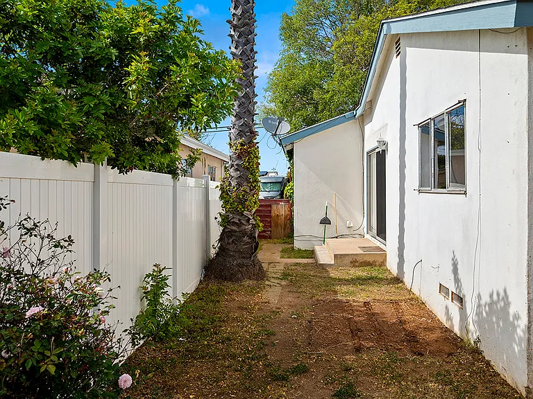 3641 Martha St — Photo 23