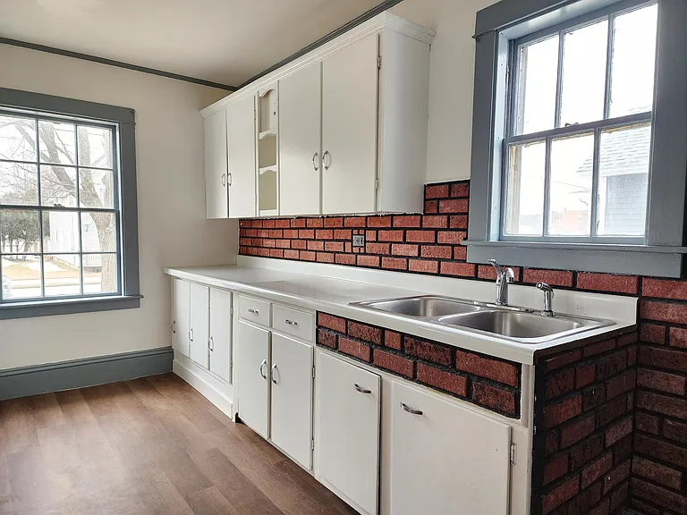 281 Wilson St — Photo 18