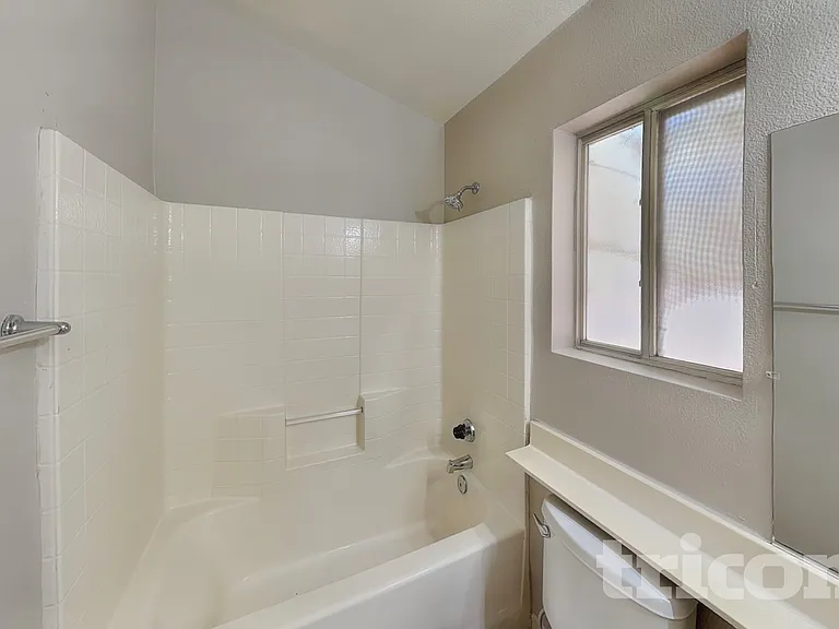 1121 Indian Hedge Dr — Photo 17