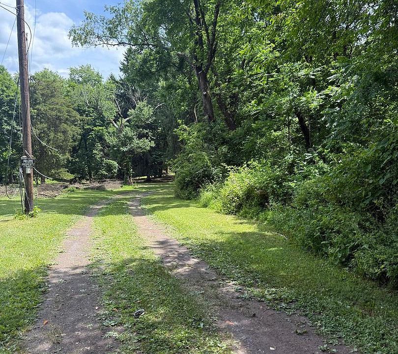 2nd image of 26 Kolb Rd