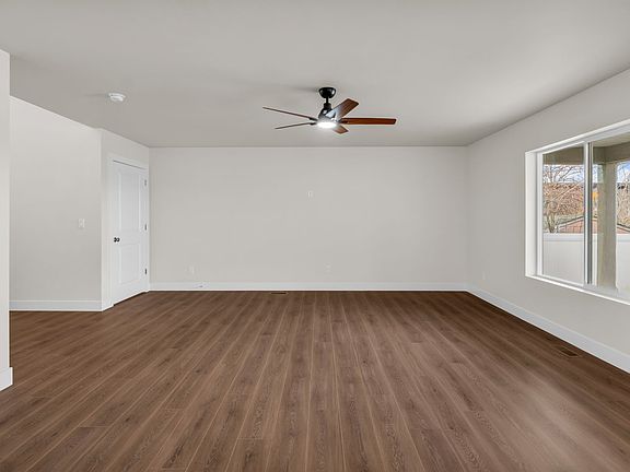 5th image of 578 W 7th Ave