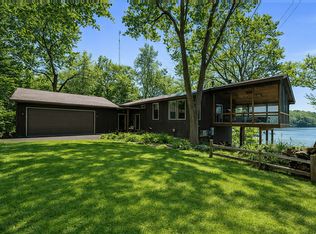 2470 Crooked Lake Rd, Chelsea, MI 48118