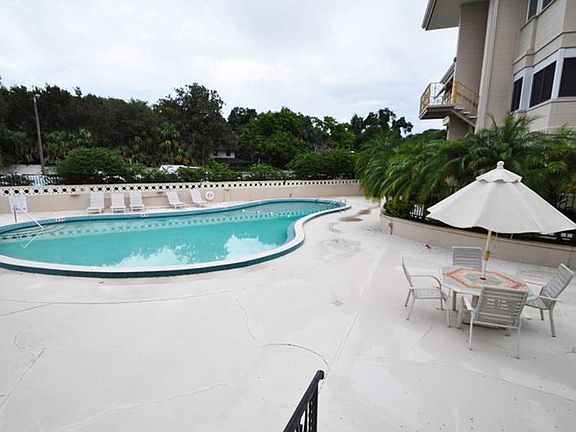 5th image of 311 E Morse Blvd APT 5-5