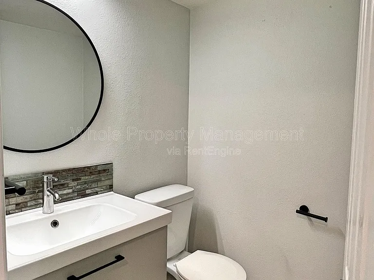 3032 S Macon Cir — Photo 15