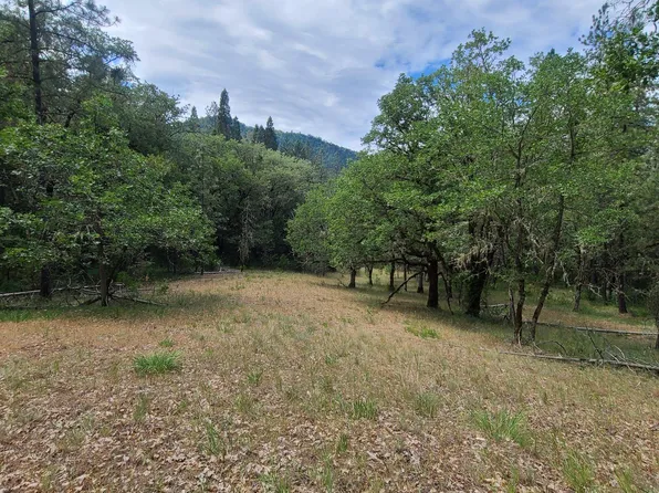 3598 Right Foots Creek Rd, Gold Hill, OR 97525