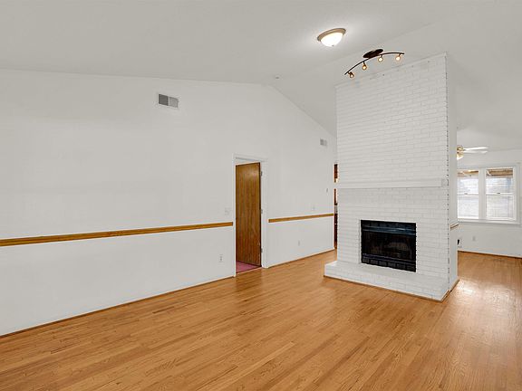 2nd image of 324 Westridge Rd
