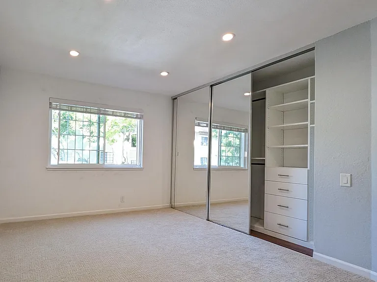 437 Costa Mesa Ter — Photo 5