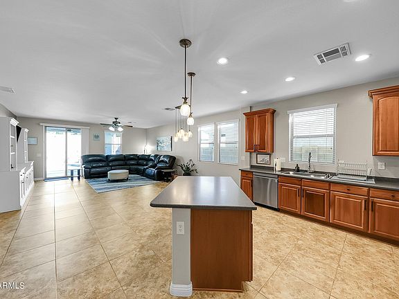 3rd image of 7628 W ANDREA Drive