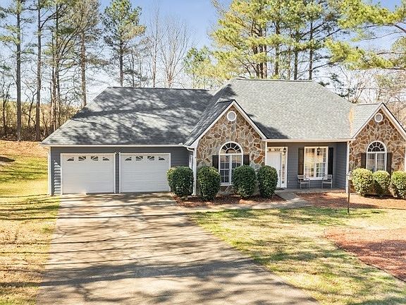 2nd image of 305 Eagles Nest Cir