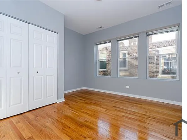 2448 E 77th St APT 1, Chicago, IL 60649