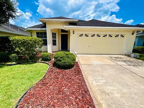 4933 NW 20th Dr Photo 1