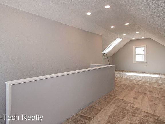 3rd image of 13017 West Ave