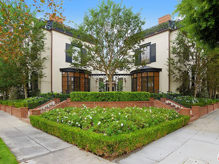 149 S Rodeo Dr — Photo 19