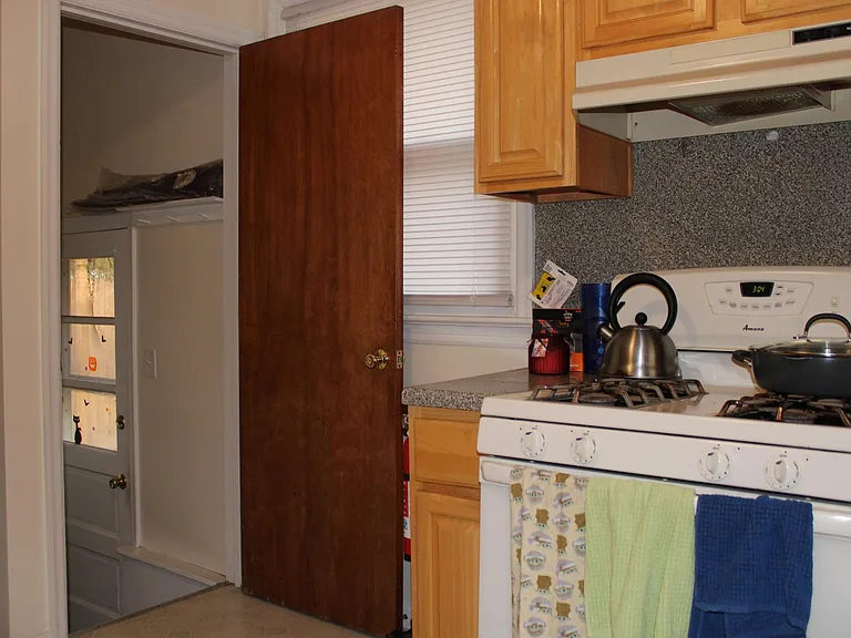 323 University Blvd — Photo 5