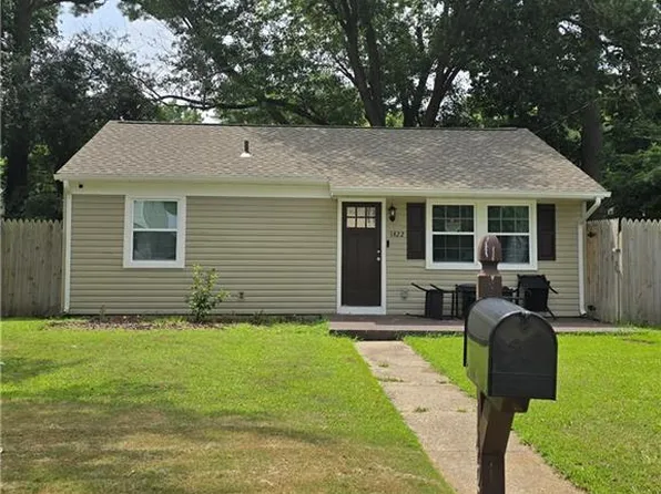1422 Woodcrest Dr, Hampton, VA 23663