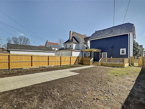 4th image of 2402 N Kenwood Ave