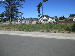 2660 Harrison Ave, Bandon, OR 97411