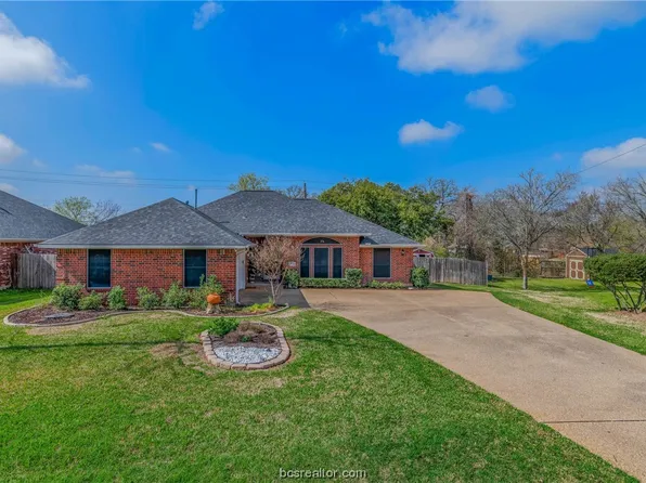 4204 Winchester Dr, Bryan, TX 77802