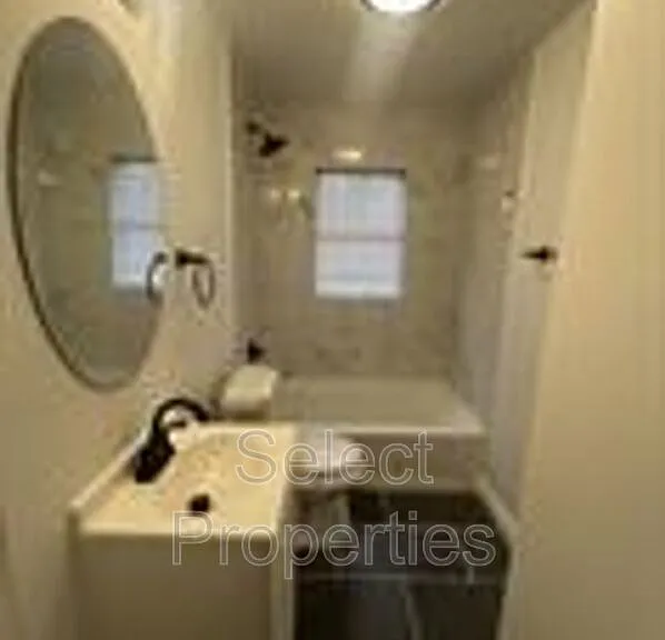 1802 Henry St — Photo 5