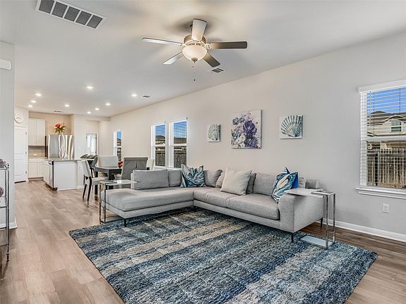 3rd image of 314 Durango Downs Dr